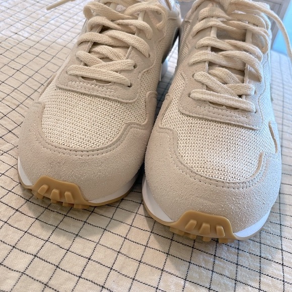 Veja Mesh Cream Sneakers - Picture 8 of 9